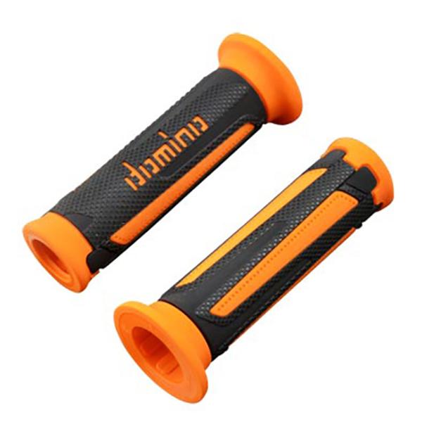 REVESTIM/PUÑO DOMINO A350 TURISMO NEGRO/NARANJA (PR) CON ORIFICIO PARA EMBEL MANILLAR