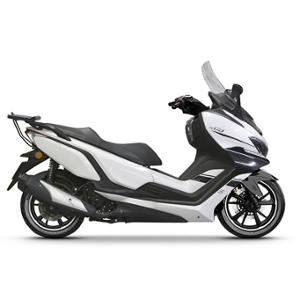 PORTE BAGAGE / SUPPORT TOP CASE MAXI SCOOTER SHAD ADAPT. DAELIM 125 / 250 XQ1 18->